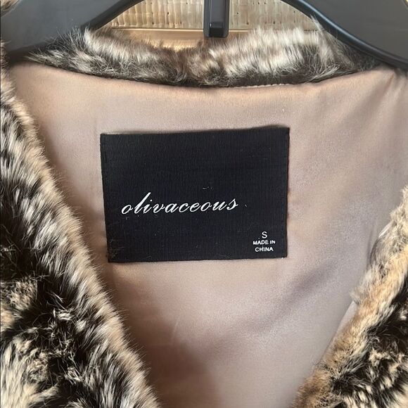 Oliveaceous Faux Fur Vest Small - Picture 2 of 5